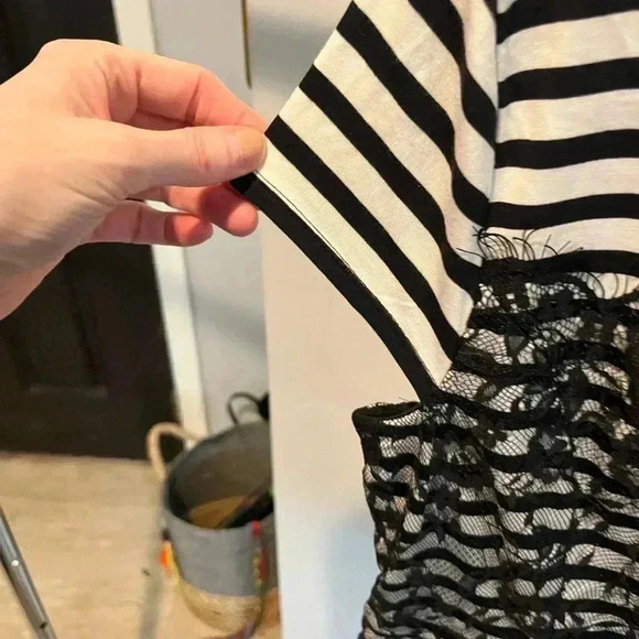 ~Elle~ Top - XL - Picture 4 of 6